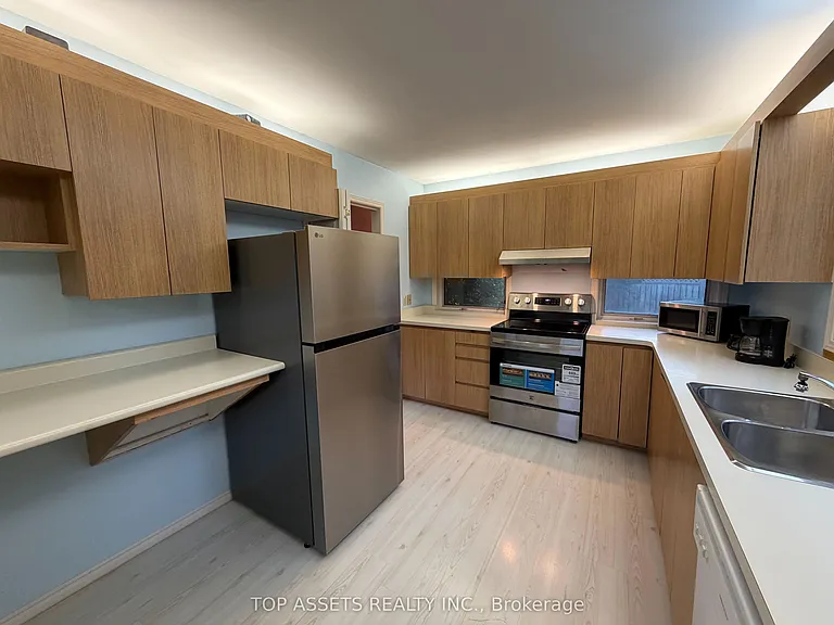 448 Cummer Ave #A — Photo 7