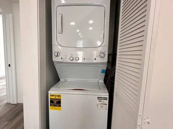 118 Van Horne Street image 9 of 9