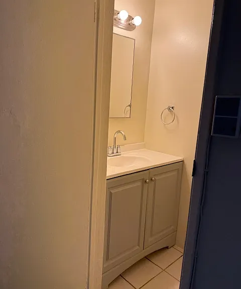 6660 Woodman Ave #207 — Photo 8