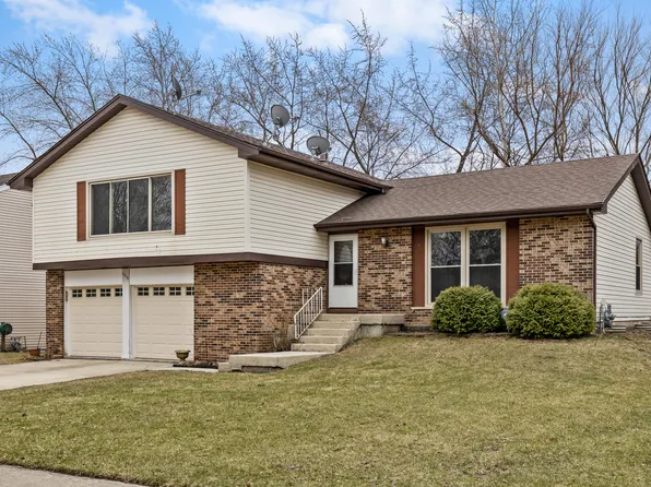 1316 Sunnybrook Dr, Naperville, IL 60540