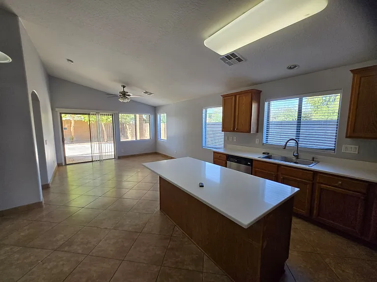 16868 W Roosevelt St — Photo 9