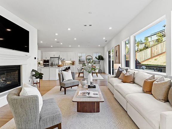 3rd image of 109 Village Ln
