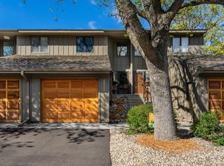 8956 Neill Lake Rd #B, Eden Prairie, MN 55347