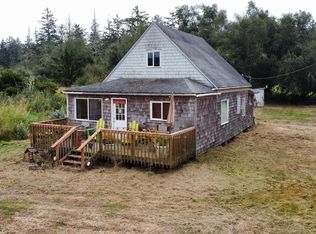 5704 40th St, Long Beach, WA 98631