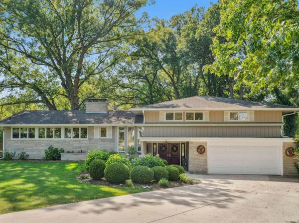 1815 25th Avenue Ct, Moline, IL 61265