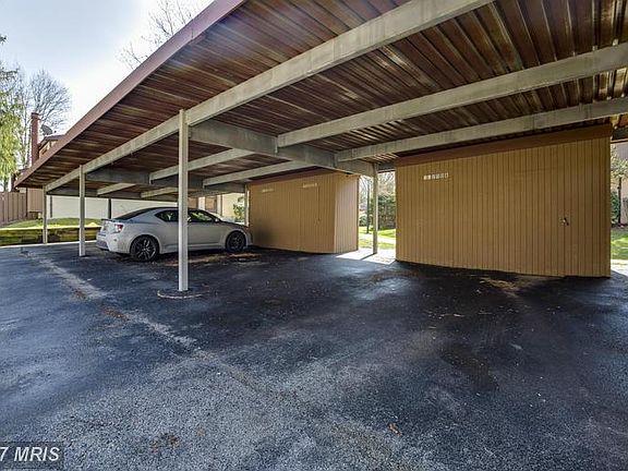 1 carport space