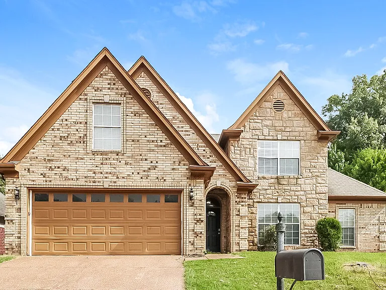 10156 Lynham Dr — Photo 1