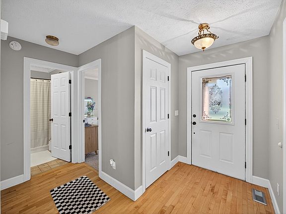 3rd image of 2717 Beckner Ln
