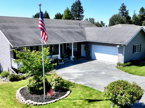 861 Jodee Ln, Brookings, OR 97415