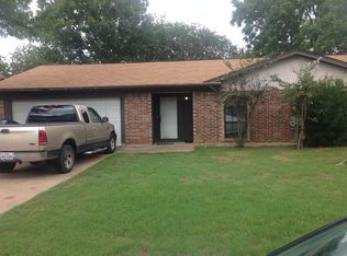 740 NW Wood St, Burleson, TX 76028