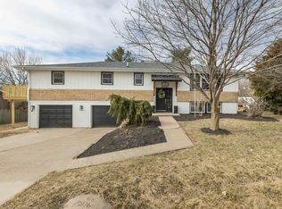 13101 English Mill Rd, Dubuque, IA 52003