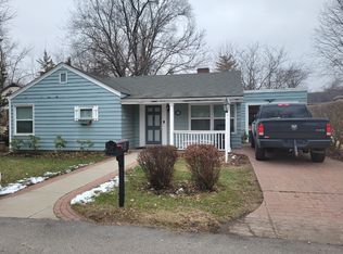 15 Maple St, Oswego, IL 60543