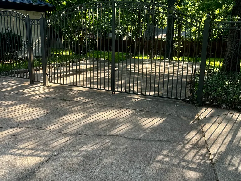 613 Overland Trl — Photo 33