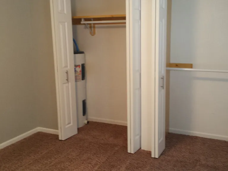 14005 S Cypress Ave — Photo 12