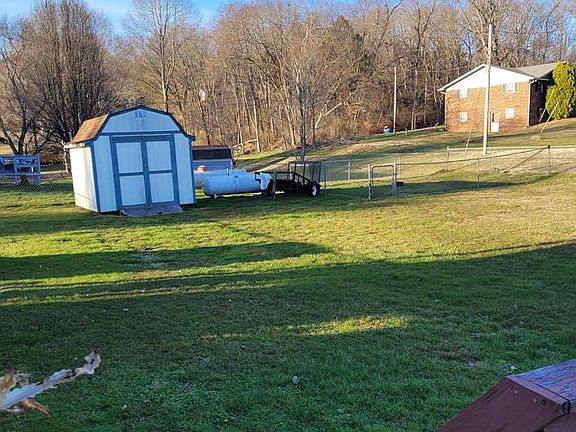 4th image of 2291 Carmel Dr