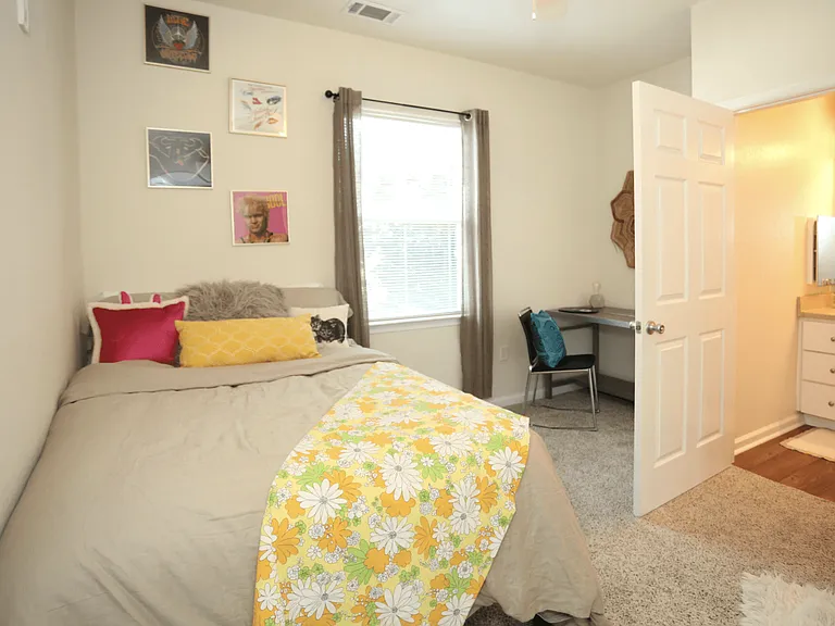 1190 Meridian Cir — Photo 14