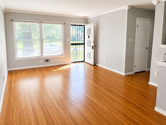 2nd image of 6207 Middlerose Cir