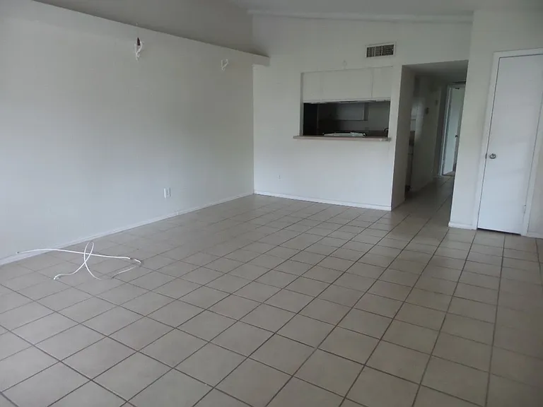 5110 Palo Alto Dr — Photo 3