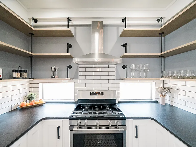 3324 Crescent Dr — Photo 3