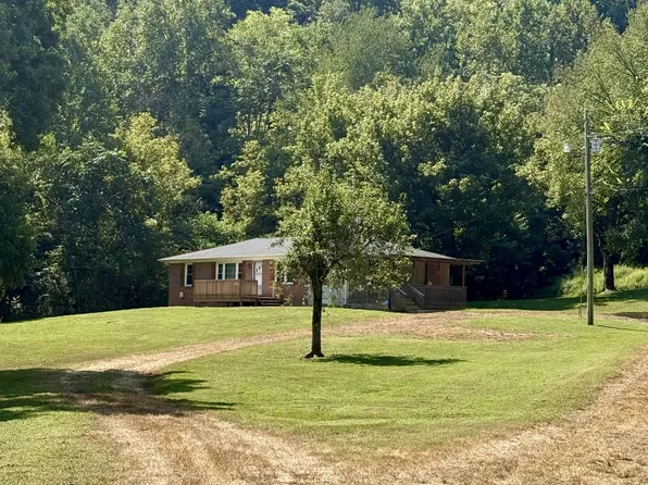 2625 Wartrace Hwy, Red Boiling Springs, TN 37150