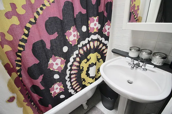 Rented by Realty Nerd | media 33
