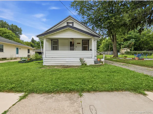 1250 Emerald Ave NE, Grand Rapids, MI 49505