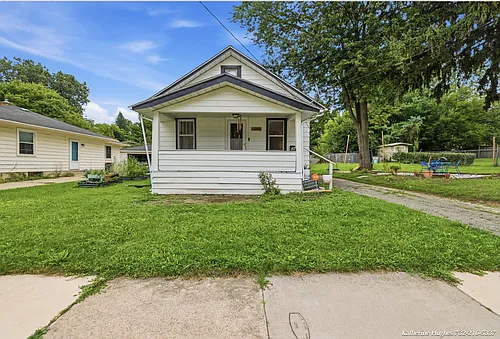 1250 Emerald Ave NE Photo 1