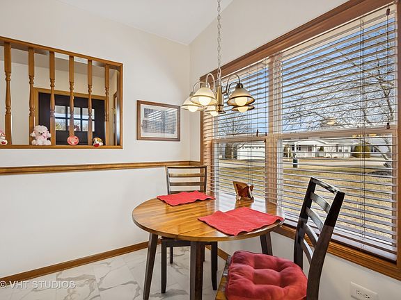 4th image of 2706 Blue Grass Ct