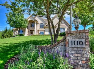 1110 Ashbourne Ct, Brookfield, WI 53045
