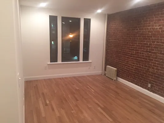 Rented by PMG Real Estate  | media 6