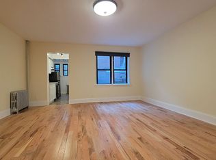272 W 77th St #A, New York, NY 10024