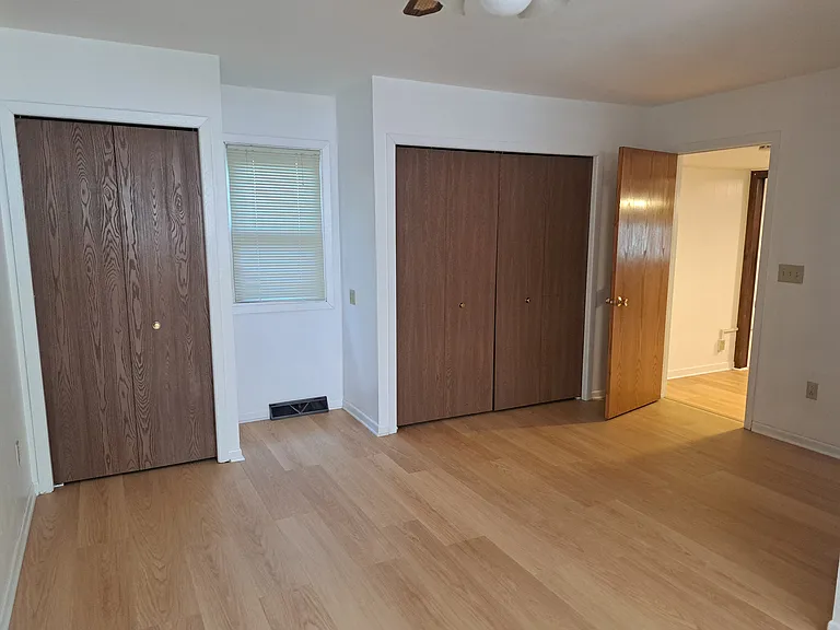 128 S Park St — Photo 2