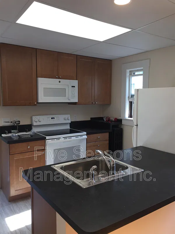 2 bed, 1.0 bath, 750 sqft, $2,200 — Photo 2