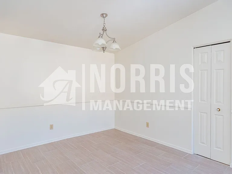 2542 N La Escondida Cir — Photo 9