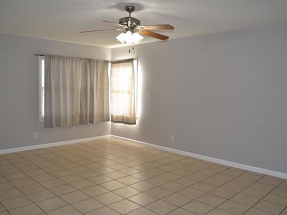 2nd image of 5 Clare Dr