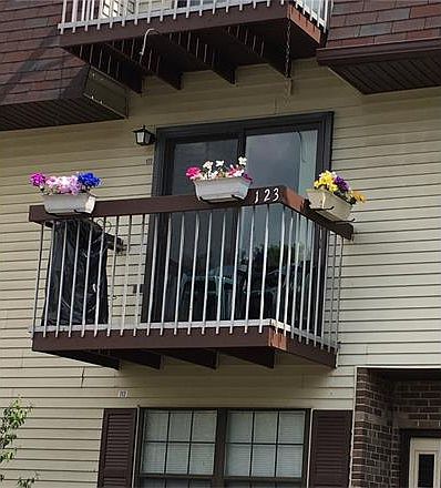 2nd image of 123 Orlando St