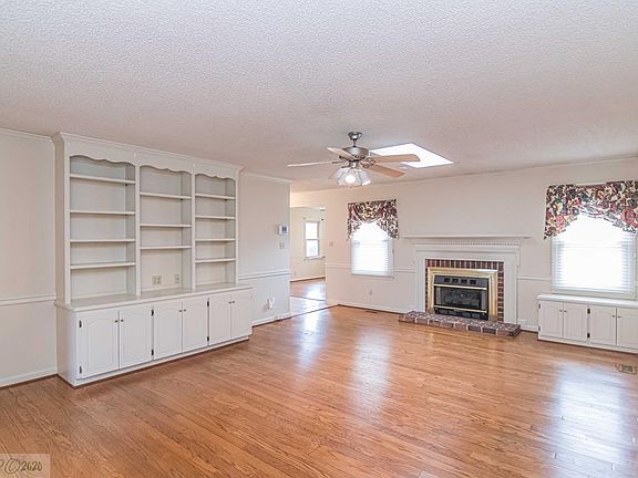 4th image of 312 Balsam Pl