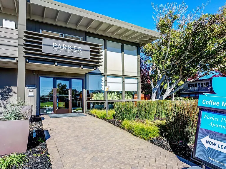 Parker Palo Alto — Photo 1