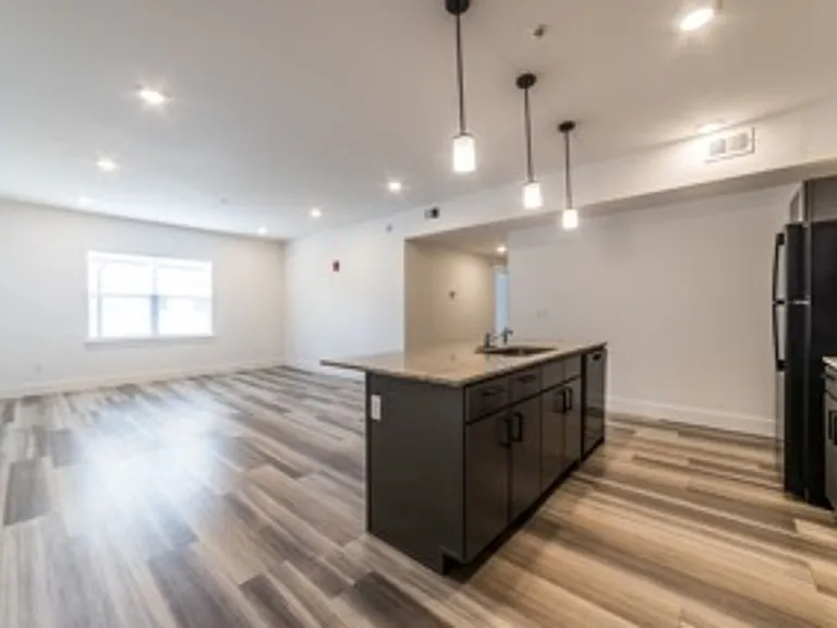 South Creekside Apartments — Photo 33
