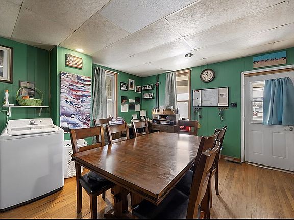 5th image of 107 W 4th St