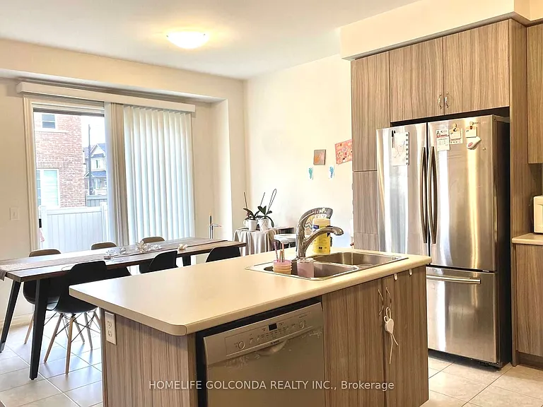 1450 Chretien St — Photo 11