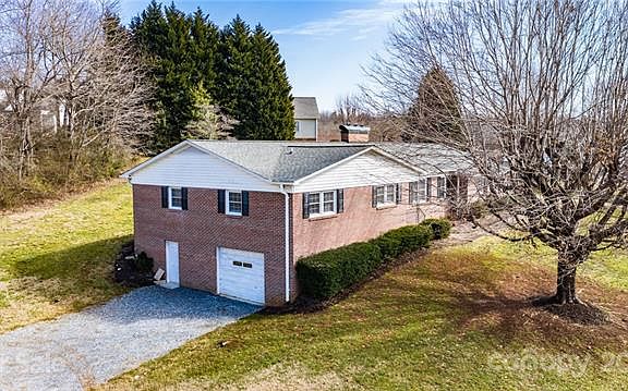 2nd image of 1054 Randolph Cir SE