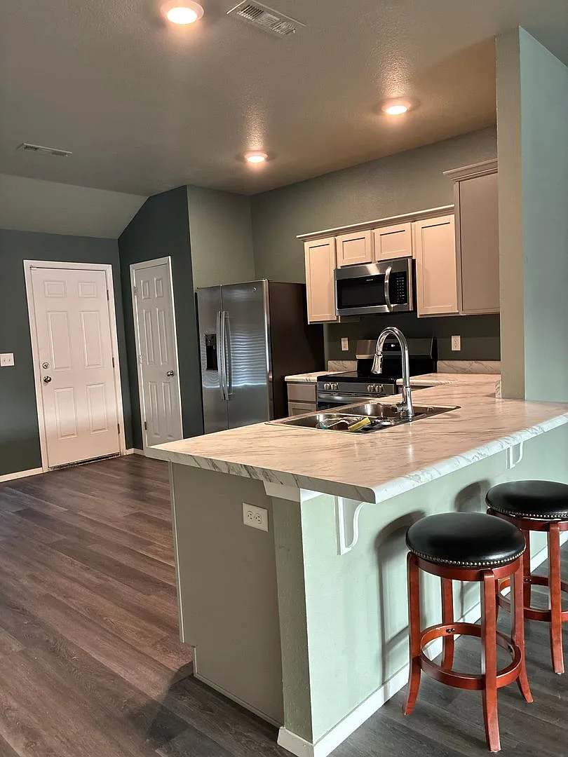 2600 S Silver St Siloam Springs, AR — Photo 3