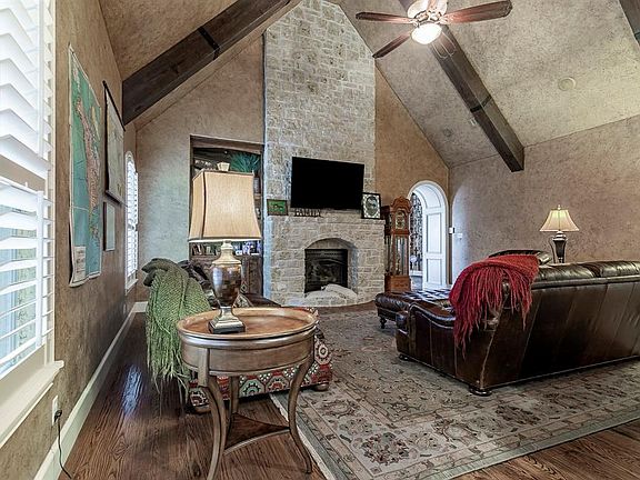 4th image of 8012 Bella Flora Ct