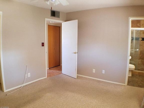 4th image of 2031 E Balsam Ave