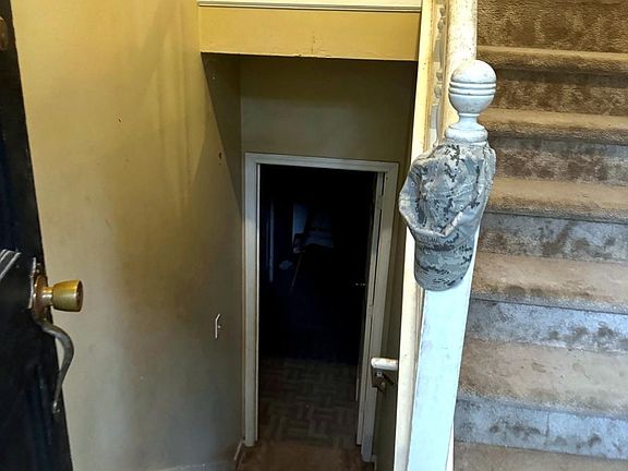 2nd image of 674 Ladora Dr