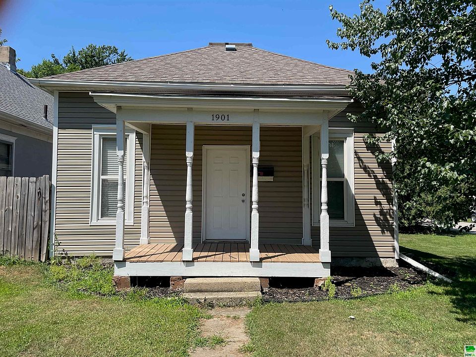 1st image of 1901 S Pomegranite St