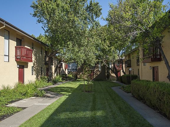 5th image of 2323 Fairfield Ave #2430426