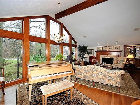5th image of 312 Overlook Brook Dr