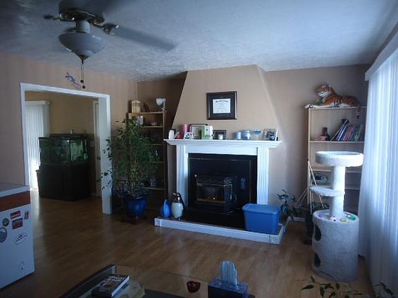 3rd image of 232 Van Buren St